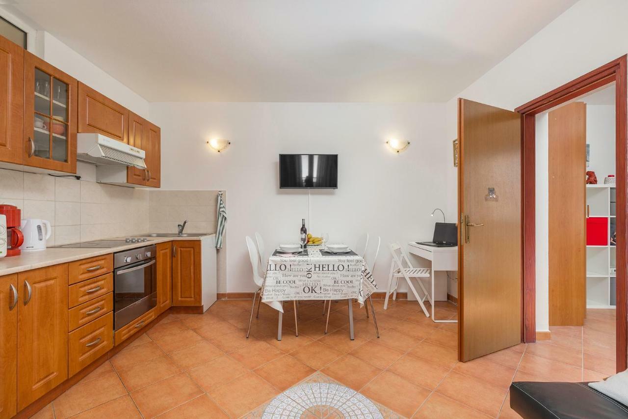 Apartment Sara 罗维尼 外观 照片